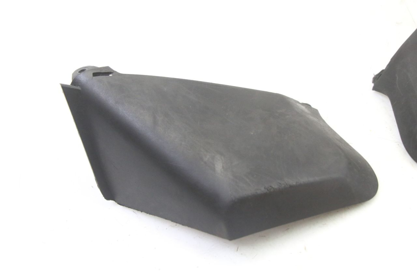 photo de JUNTA CARENAJE DELANTERO SUP. YAMAHA XMAX X-MAX 125 (2006 - 2009)