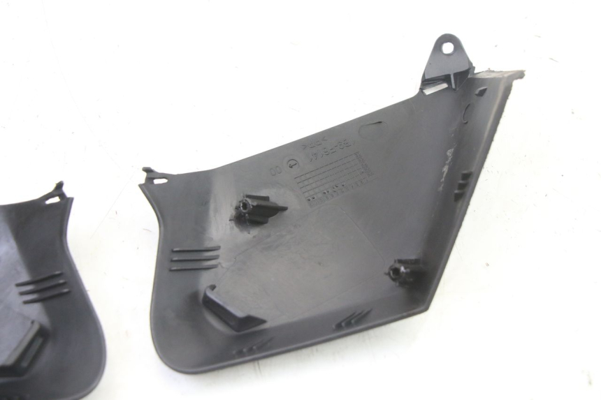 photo de JUNTA CARENAJE DELANTERO SUP. YAMAHA XMAX X-MAX 125 (2006 - 2009)