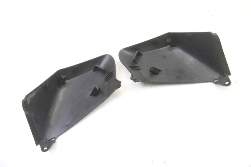 photo de JUNTA CARENAJE DELANTERO SUP. YAMAHA XMAX X-MAX 125 (2006 - 2009)