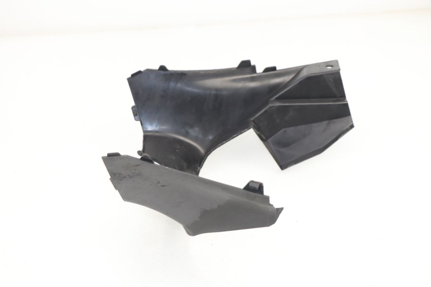 photo de TAPA REPOSAPIES CONEXION SUZUKI BURGMAN 125 (2007 - 2014)