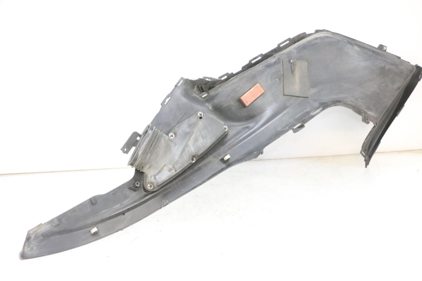 photo de TAPA REPOSAPIES CONEXION DERECHA SUZUKI BURGMAN 650 (2013 - 2020)