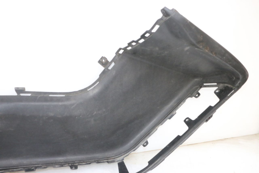 photo de TAPA REPOSAPIES CONEXION DERECHA SUZUKI BURGMAN 650 (2013 - 2020)