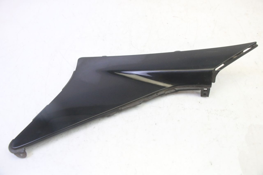 photo de TAPA REPOSAPIES CONEXION DERECHA HONDA FES S-WING SWING ABS 125 (2007 - 2015)