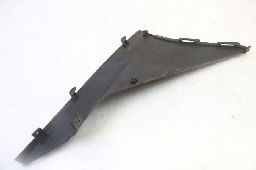 photo de TAPA REPOSAPIES CONEXION DERECHA HONDA FES S-WING SWING ABS 125 (2007 - 2015)