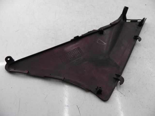 photo de TAPA REPOSAPIES CONEXION DERECHA HONDA FES S-WING SWING ABS 125 (2007 - 2015)