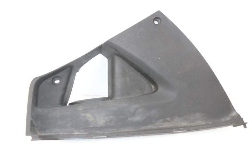 photo de TAPA REPOSAPIES CONEXION DERECHA PEUGEOT JET FORCE CARBU 50 (2003 - 2016)