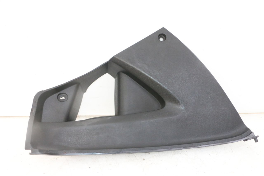 photo de TAPA REPOSAPIES CONEXION DERECHA PEUGEOT JET FORCE CARBU 50 (2003 - 2016)