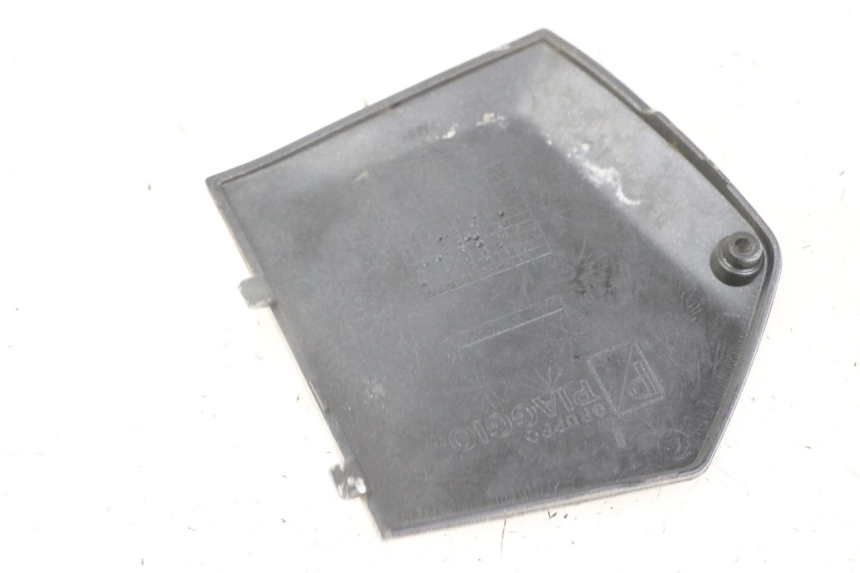 photo de TAPA REPOSAPIES CONEXION DERECHA PIAGGIO MP3 LT 300 (2010 - 2016)