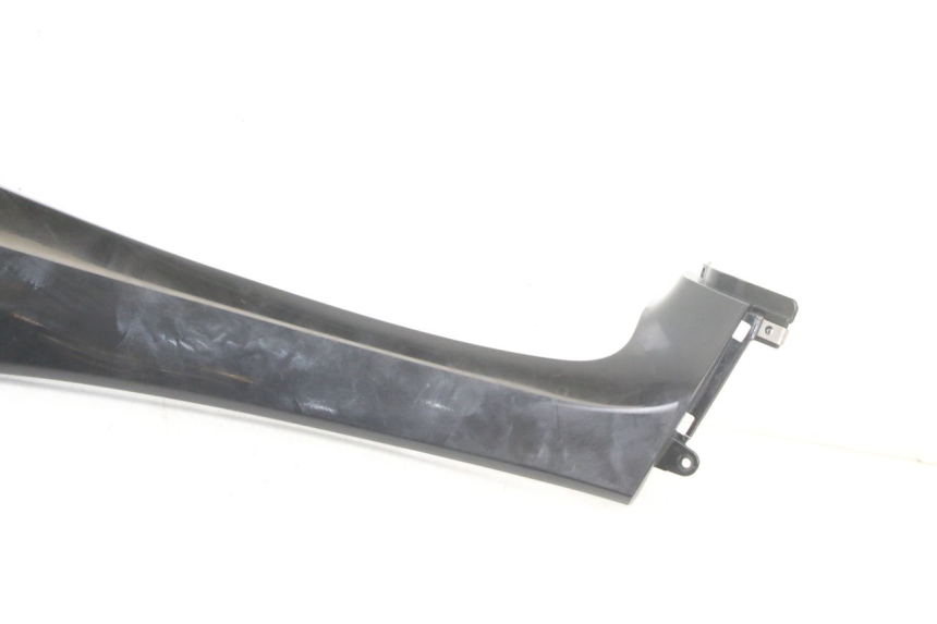 photo de TAPA REPOSAPIES CONEXION DERECHA PIAGGIO MP3 500 (2014 - 2016)