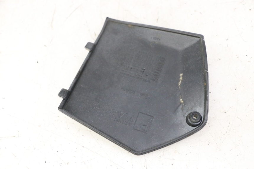 photo de TAPA REPOSAPIES CONEXION DERECHA PIAGGIO MP3 LT 400 (2007 - 2012)