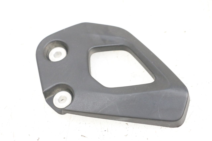 photo de TAPA REPOSAPIES CONEXION DERECHA BMW R GS 1250 (2021 - 2024) - Detalle de la pieza