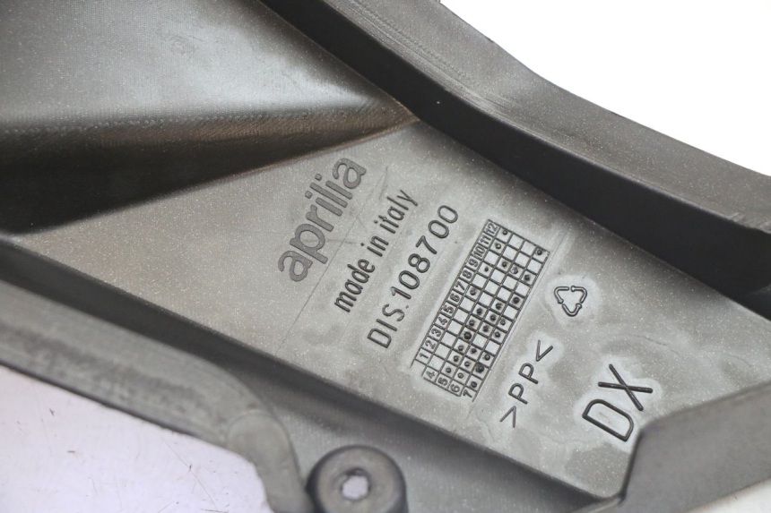 photo de TAPA REPOSAPIES CONEXION DERECHA APRILIA SR R 2T LC 50 (2018 - 2021)