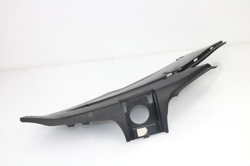 photo de TAPA REPOSAPIES CONEXION DERECHA RAZZO STEED 125 (2012 - 2018)