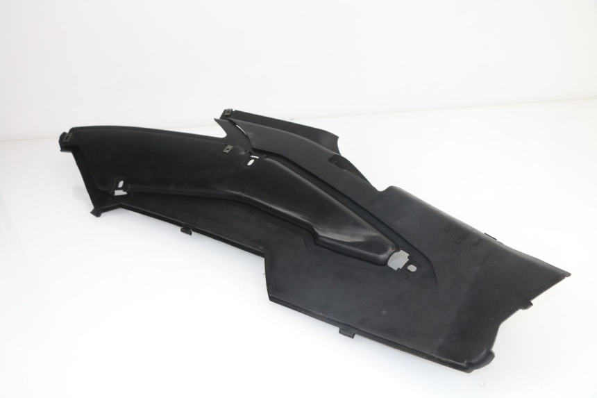 photo de TAPA REPOSAPIES CONEXION DERECHA RAZZO STEED 125 (2012 - 2018)