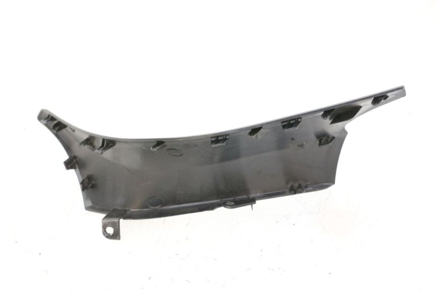 photo de TAPA REPOSAPIES CONEXION DERECHA YAMAHA XMAX X-MAX 125 (2021 - 2025)