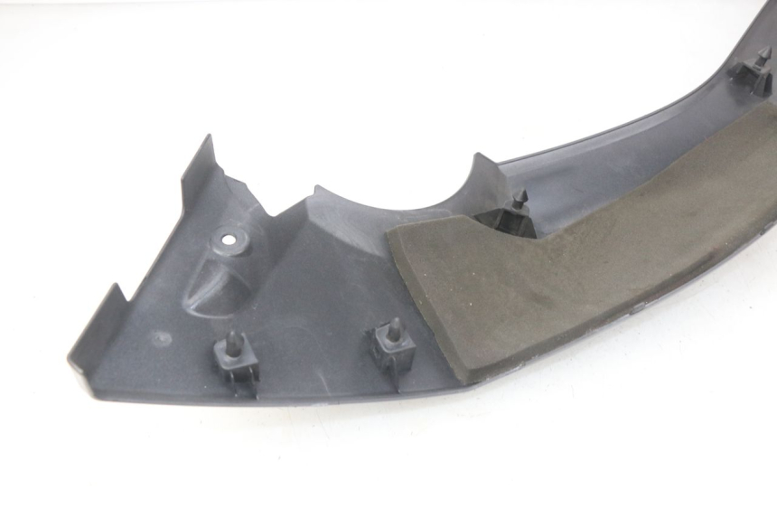photo de TAPA REPOSAPIES CONEXION DERECHA YAMAHA XP T-MAX TMAX ABS 530 (2012 - 2015)