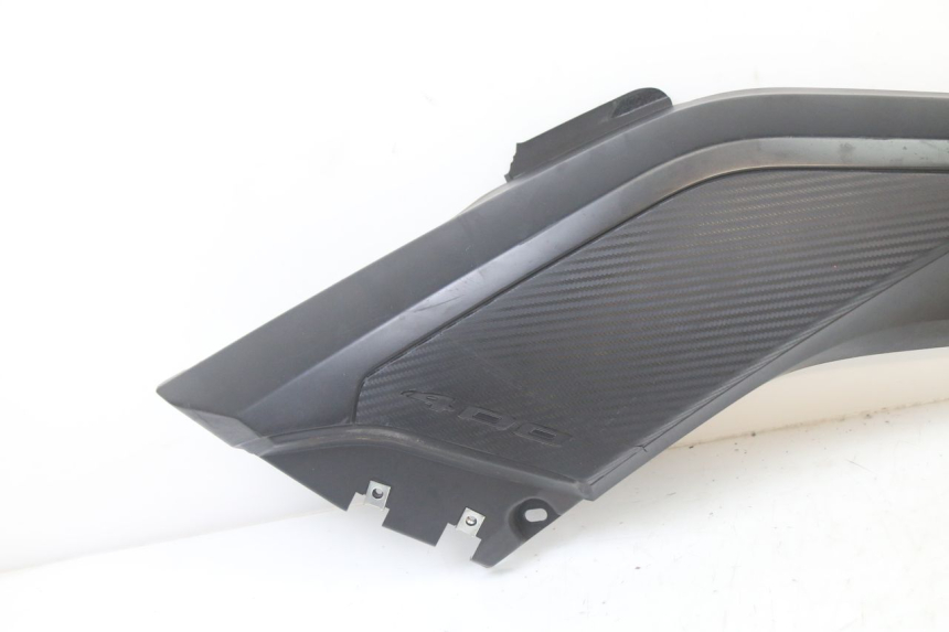 photo de TAPA REPOSAPIES CONEXION DERECHA YAMAHA YP X-MAX XMAX 400 (2014 - 2017)