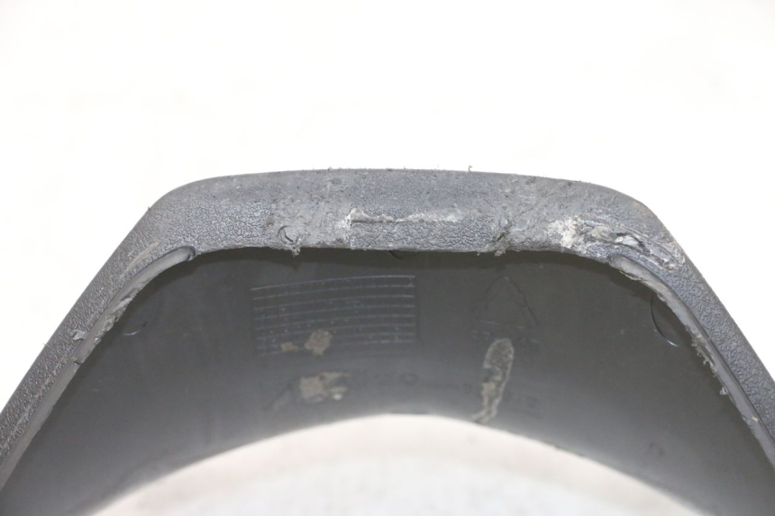 photo de TAPA REPOSAPIES CONEXION PIAGGIO FLY 4T 50 (2013 - 2017) - Primer plano técnico