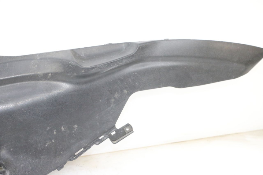 photo de TAPA REPOSAPIES CONEXION IZQUIERDA SUZUKI BURGMAN 650 (2013 - 2020)