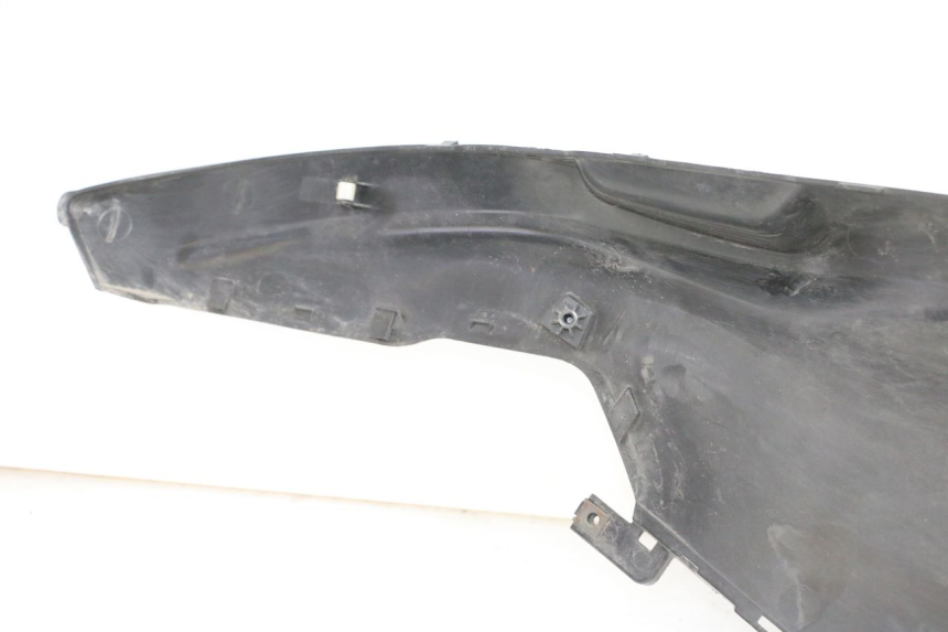 photo de TAPA REPOSAPIES CONEXION IZQUIERDA SUZUKI BURGMAN 650 (2013 - 2020)