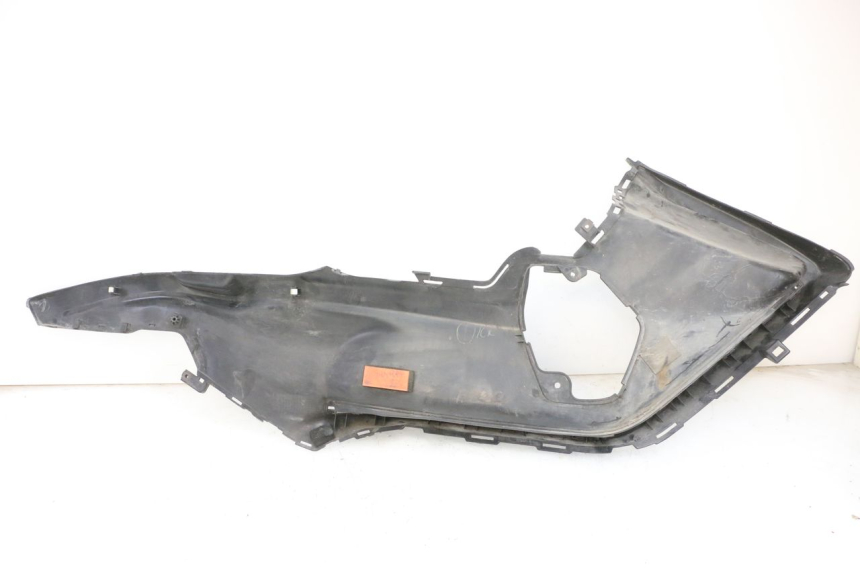photo de TAPA REPOSAPIES CONEXION IZQUIERDA SUZUKI BURGMAN 650 (2013 - 2020)