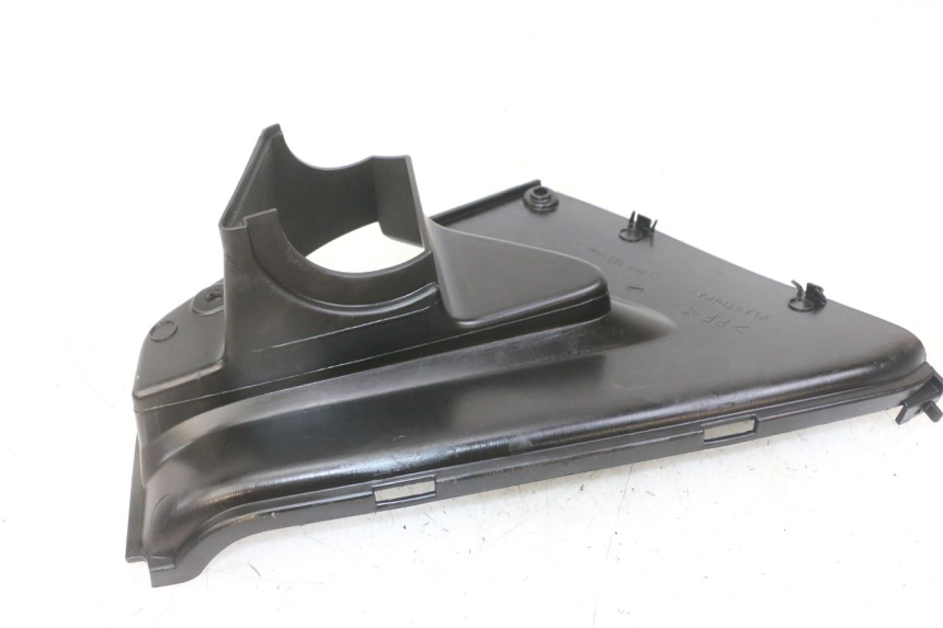 photo de TAPA REPOSAPIES CONEXION IZQUIERDA PEUGEOT JET FORCE CARBU 50 (2003 - 2016)