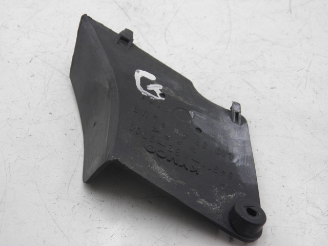photo de TAPA REPOSAPIES CONEXION IZQUIERDA KYMCO SPACER 50 (1998 - 2009)