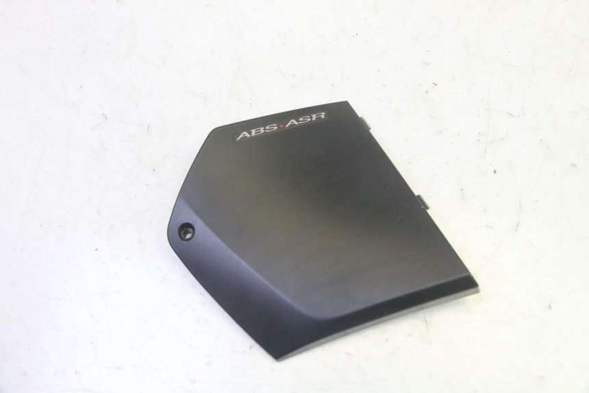 photo de TAPA REPOSAPIES CONEXION IZQUIERDA PIAGGIO MP3 HPE 350 (2018 - 2020) - Vista principal