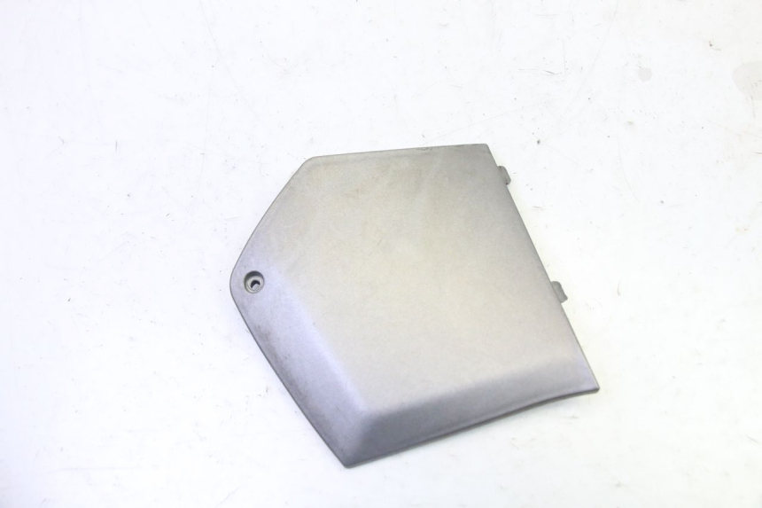 photo de TAPA REPOSAPIES CONEXION IZQUIERDA PIAGGIO MP3 125 (2006 - 2014)