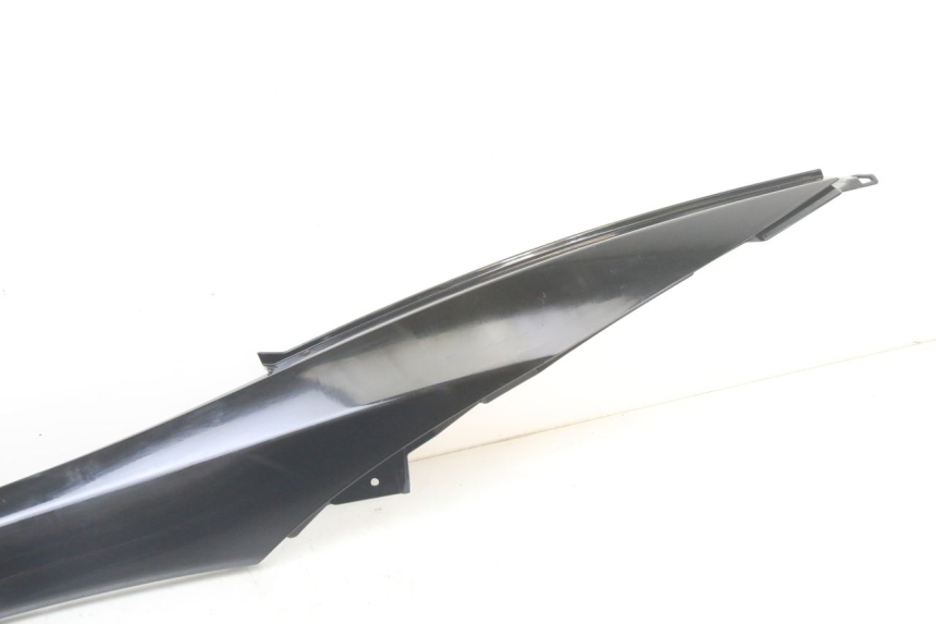 photo de TAPA REPOSAPIES CONEXION IZQUIERDA PIAGGIO MP3 500 (2014 - 2016)