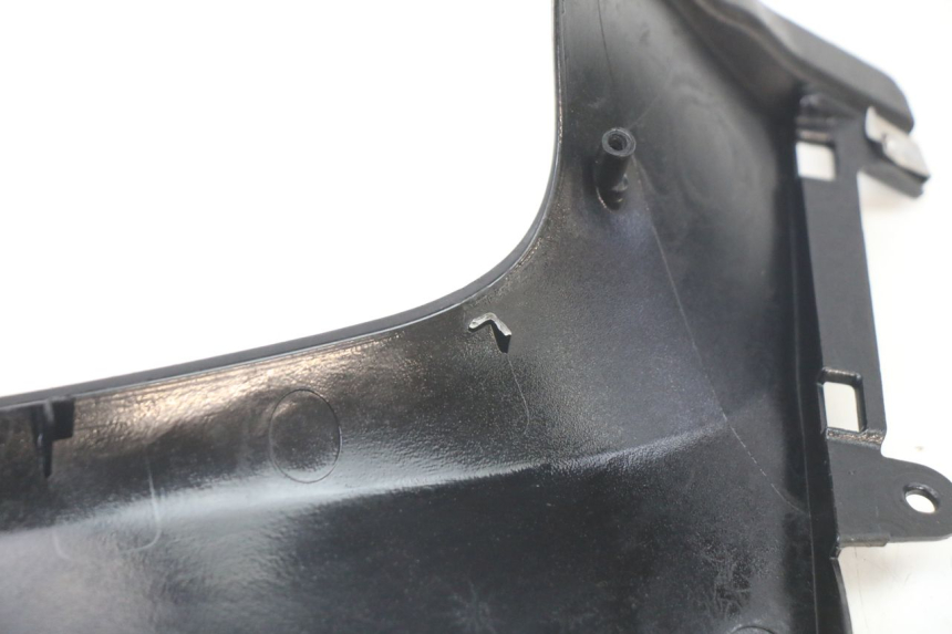 photo de TAPA REPOSAPIES CONEXION IZQUIERDA PIAGGIO MP3 500 (2014 - 2016)
