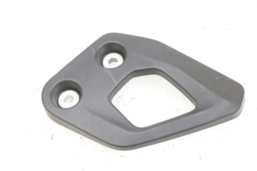 photo de TAPA REPOSAPIES CONEXION IZQUIERDA BMW R GS 1250 (2021 - 2024) - Zoom estado de uso