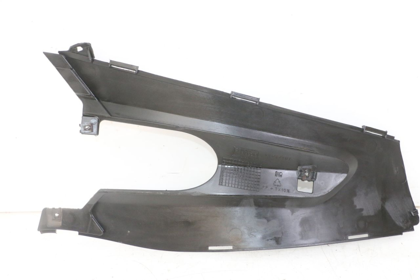 photo de TAPA REPOSAPIES CONEXION IZQUIERDA GILERA RUNNER SL 50 (2006 - 2009)