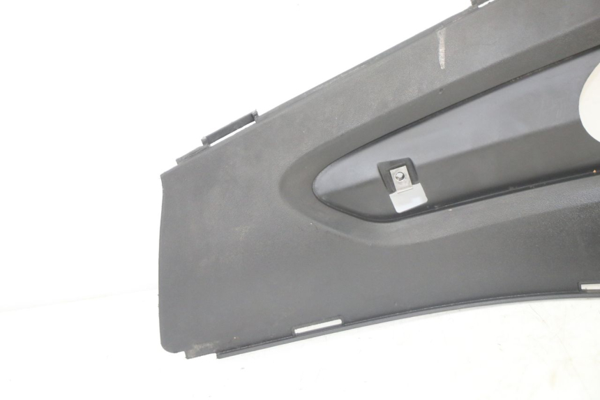 photo de TAPA REPOSAPIES CONEXION IZQUIERDA GILERA RUNNER SP 50 (2006 - 2008)