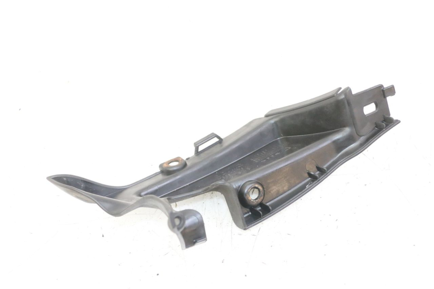 photo de TAPA REPOSAPIES CONEXION IZQUIERDA APRILIA SCARABEO GT TOURING 125 (1999 - 2005)