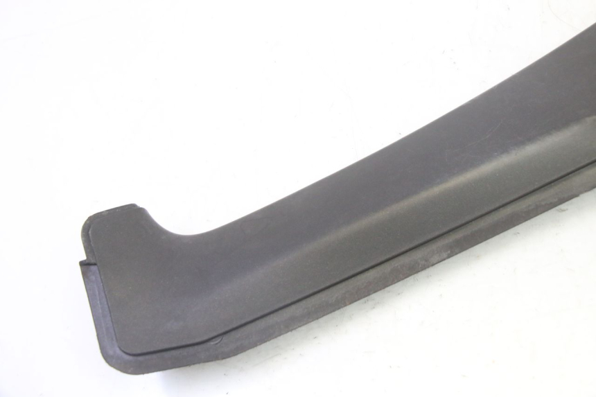 photo de TAPA REPOSAPIES CONEXION IZQUIERDA APRILIA SR R 2T LC 50 (2018 - 2021)