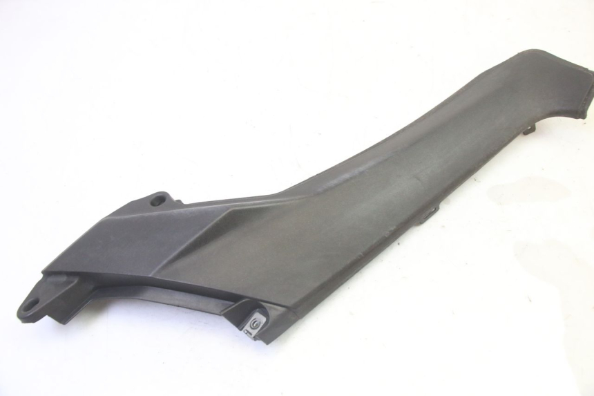 photo de TAPA REPOSAPIES CONEXION IZQUIERDA APRILIA SR R 2T LC 50 (2018 - 2021)