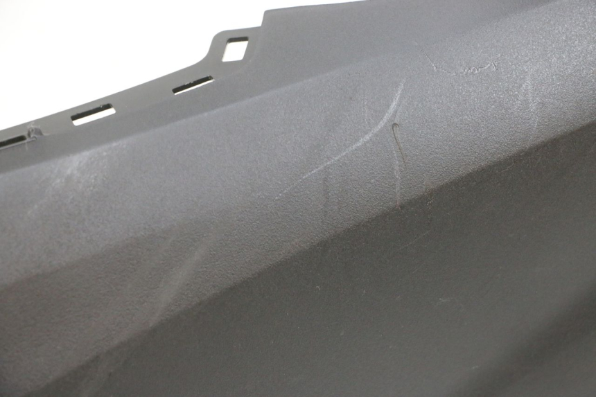 photo de TAPA REPOSAPIES CONEXION IZQUIERDA YAMAHA TRICITY 300 (2020 - 2024) - Vista general del producto