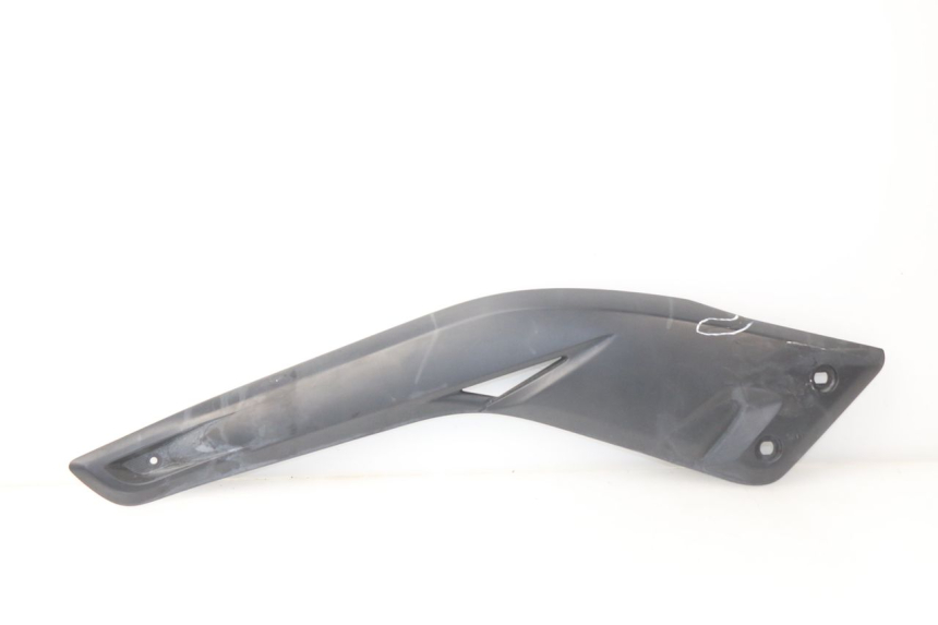 photo de TAPA REPOSAPIES CONEXION IZQUIERDA YAMAHA X-MAX XMAX 125 (2010 - 2014)