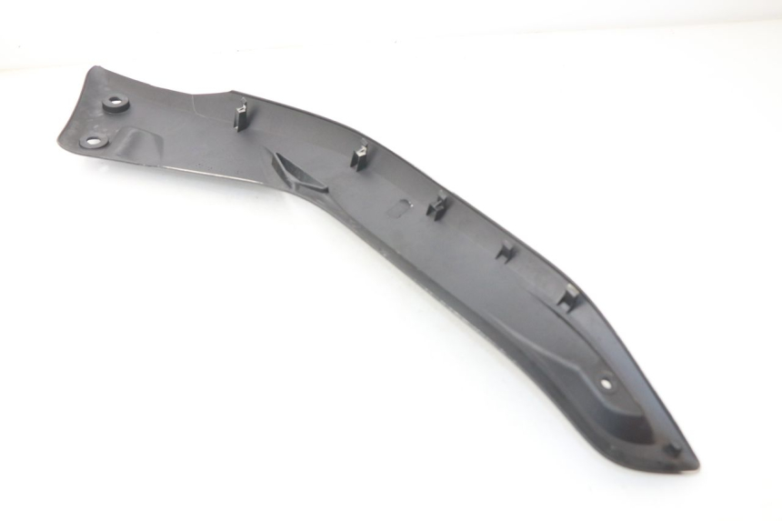 photo de TAPA REPOSAPIES CONEXION IZQUIERDA YAMAHA X-MAX XMAX 125 (2010 - 2014)