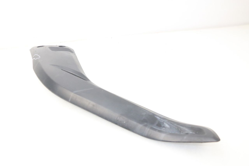 photo de TAPA REPOSAPIES CONEXION IZQUIERDA YAMAHA X-MAX XMAX 125 (2010 - 2014)