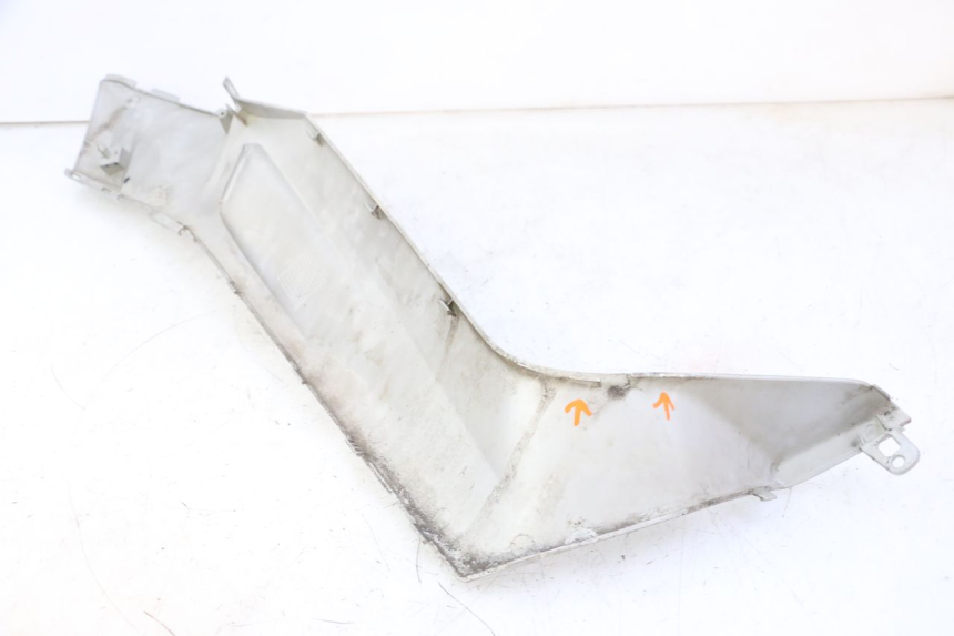 photo de TAPA REPOSAPIES CONEXION IZQUIERDA YAMAHA X-MAX XMAX 250 (2006 - 2009)