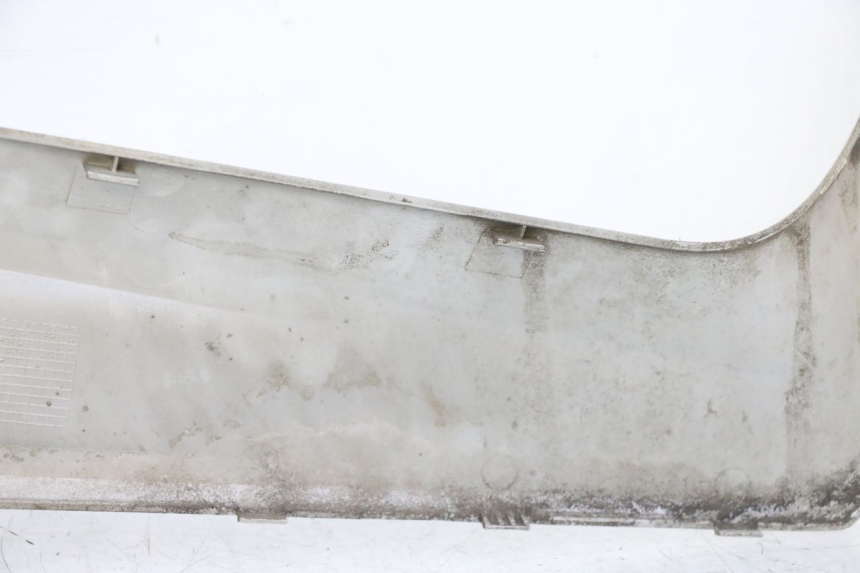 photo de TAPA REPOSAPIES CONEXION IZQUIERDA YAMAHA X-MAX XMAX 250 (2006 - 2009)