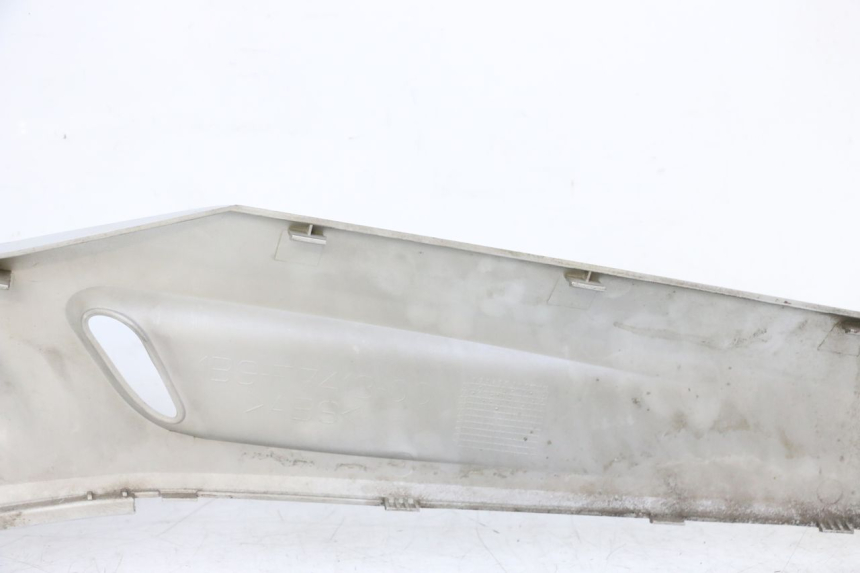 photo de TAPA REPOSAPIES CONEXION IZQUIERDA YAMAHA X-MAX XMAX 250 (2006 - 2009)