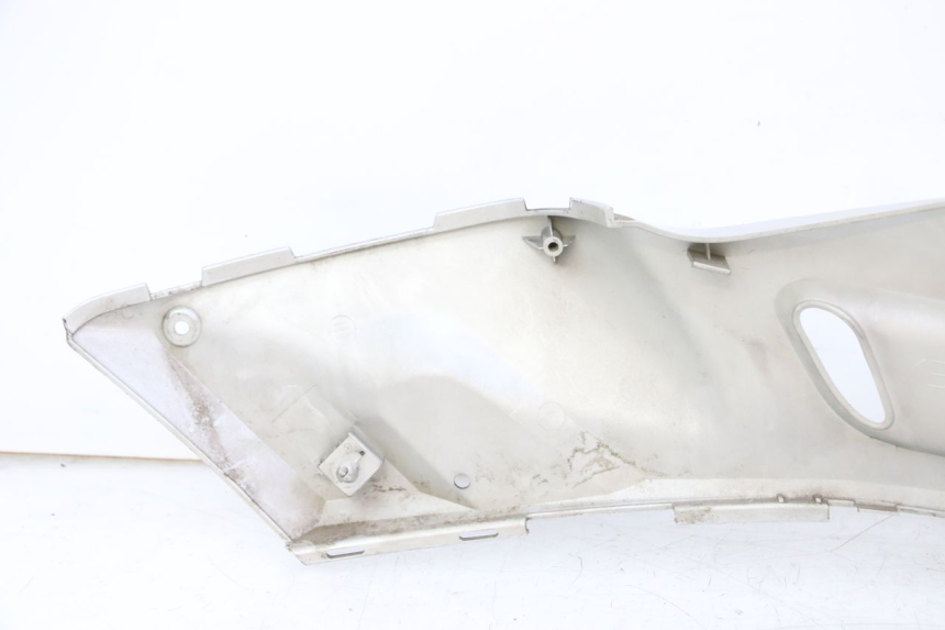 photo de TAPA REPOSAPIES CONEXION IZQUIERDA YAMAHA X-MAX XMAX 250 (2006 - 2009)