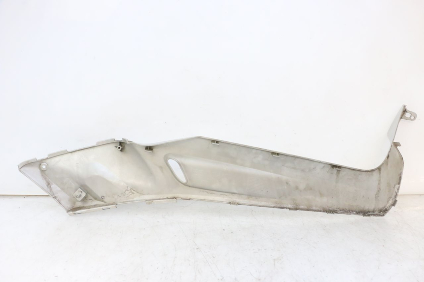 photo de TAPA REPOSAPIES CONEXION IZQUIERDA YAMAHA X-MAX XMAX 250 (2006 - 2009)