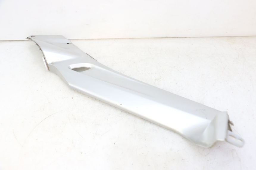 photo de TAPA REPOSAPIES CONEXION IZQUIERDA YAMAHA X-MAX XMAX 250 (2006 - 2009)