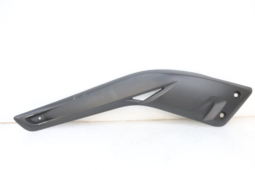 photo de TAPA REPOSAPIES CONEXION IZQUIERDA YAMAHA X-MAX XMAX 125 (2010 - 2014)