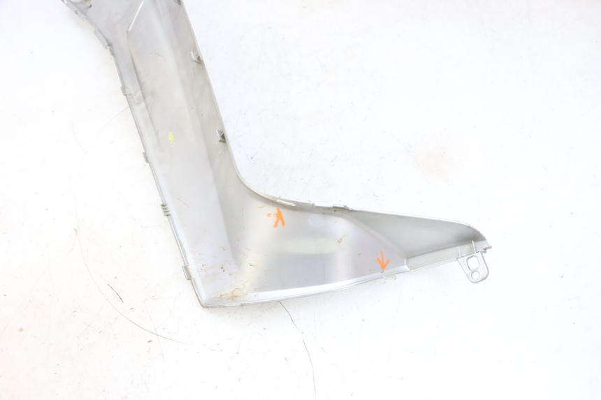 photo de JUNTA PIE DE APOYO IZQUIERDO YAMAHA XMAX X-MAX 125 (2006 - 2009) - Estado de la superficie y material