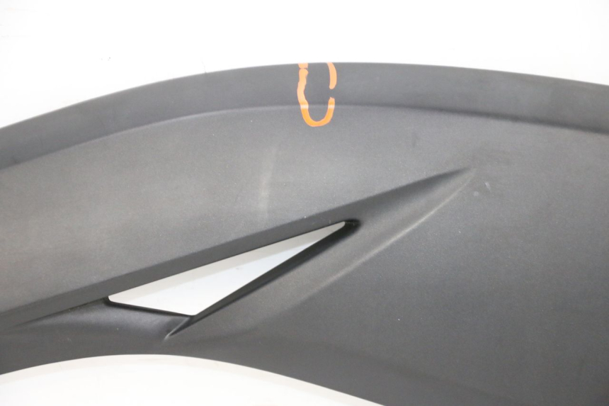 photo de TAPA REPOSAPIES CONEXION IZQUIERDA YAMAHA X-MAX XMAX 125 (2010 - 2013) - Otra vista del artículo